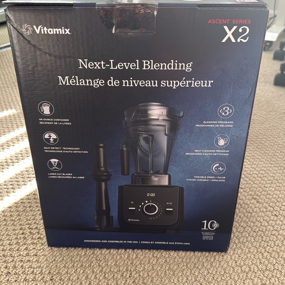 NWT : NEVER USED Vitamix Ascent® X2 polar white
